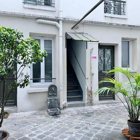 Near Porte De Versailles Apartment *